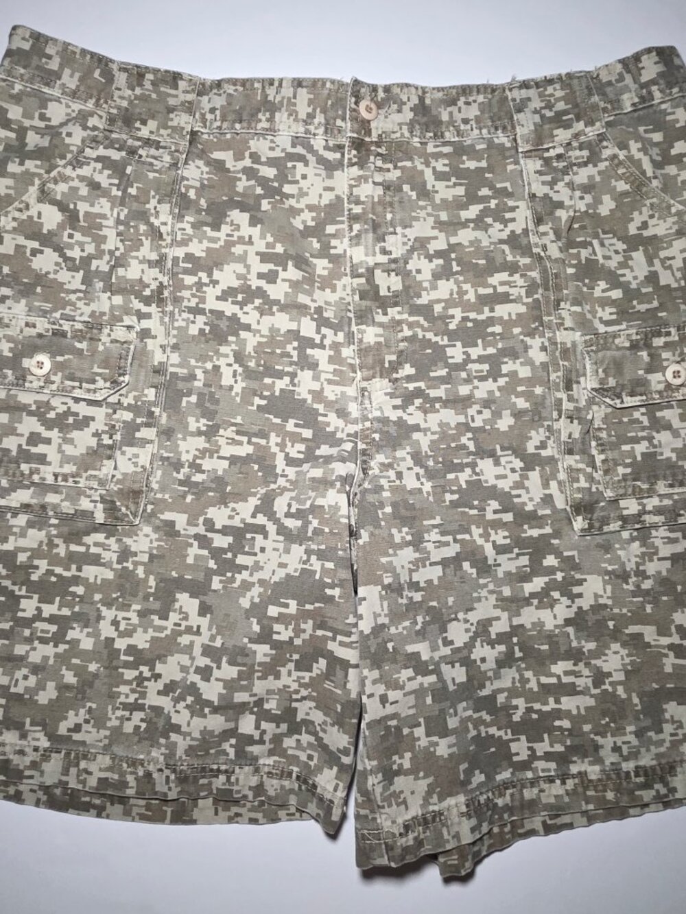 Cabela's Mens Camouflage Pattern 7 Pocket Hiker Cargo Shorts Size 40